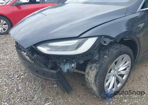 2016 Tesla Model X 60D/70D/75D/90D/P100D из США, поврежденный, VIN 5YJXCBE26GF008806